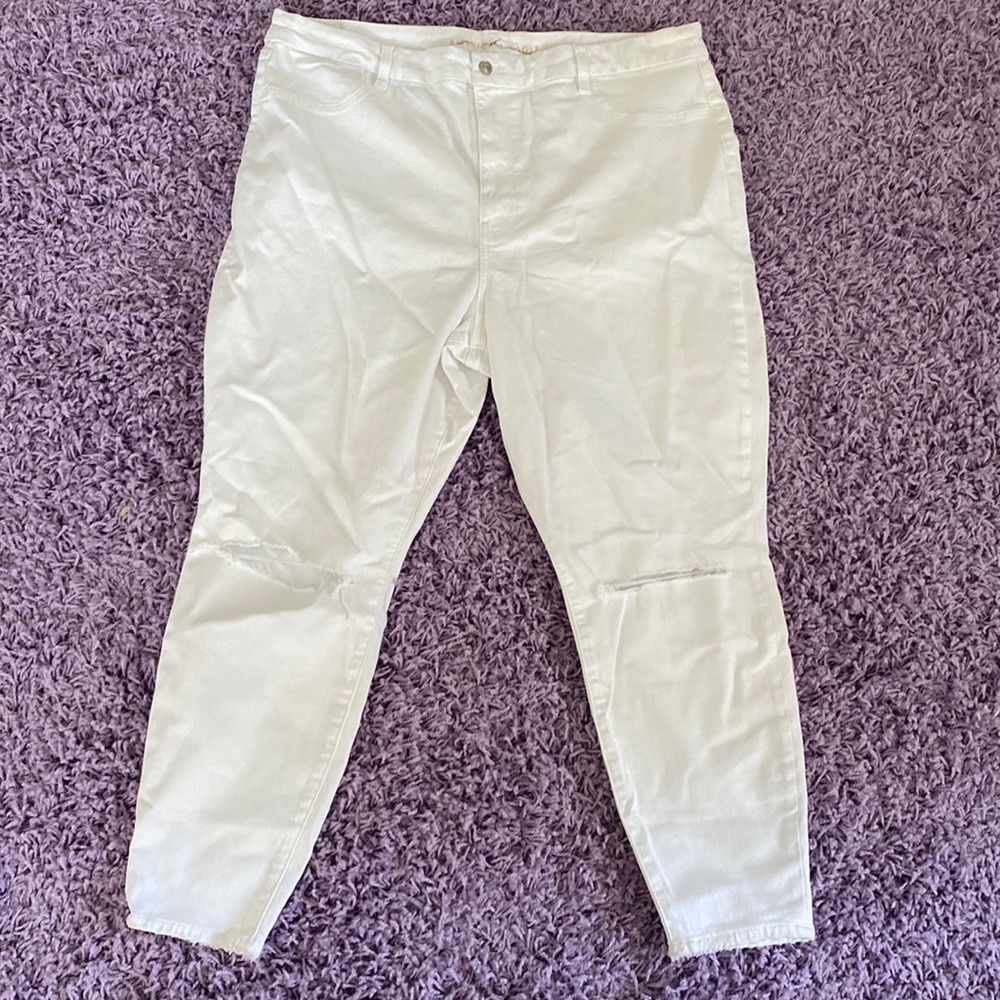 White Plus size 22w American eagle jeans with stretch